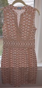 Lola Sleeveless Dress in White/Tan